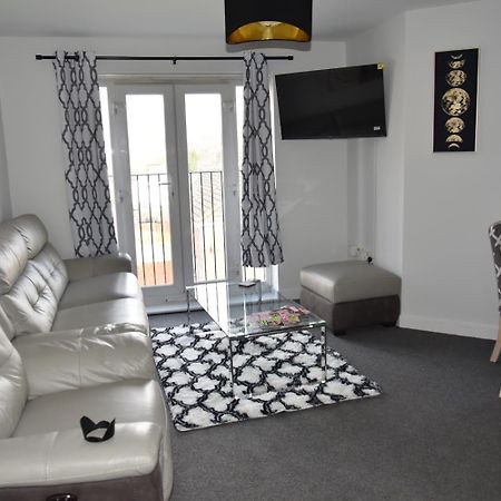 Spacious 1 Bedroom Apartment In Wigan Shevington 外观 照片