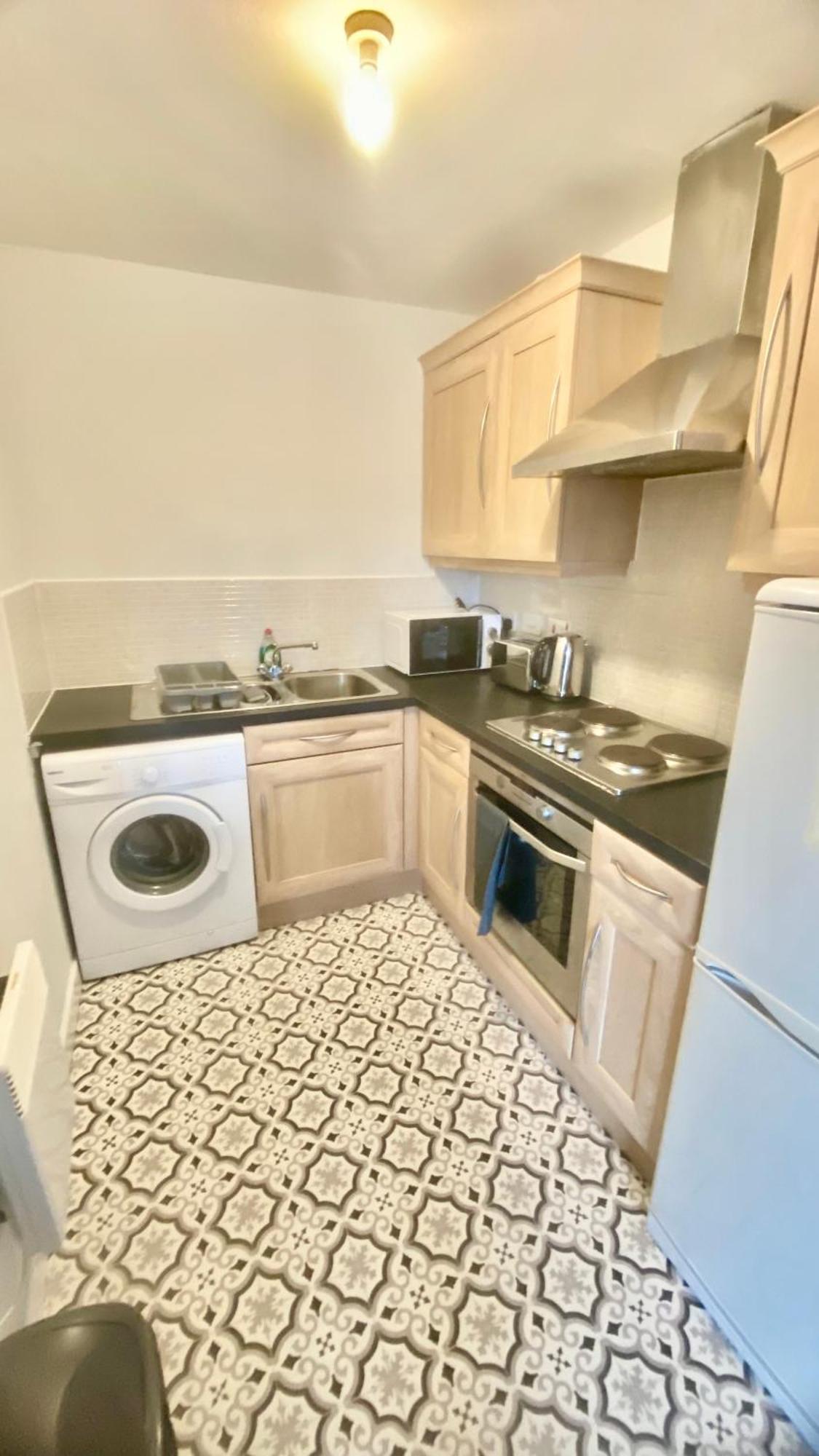 Spacious 1 Bedroom Apartment In Wigan Shevington 外观 照片