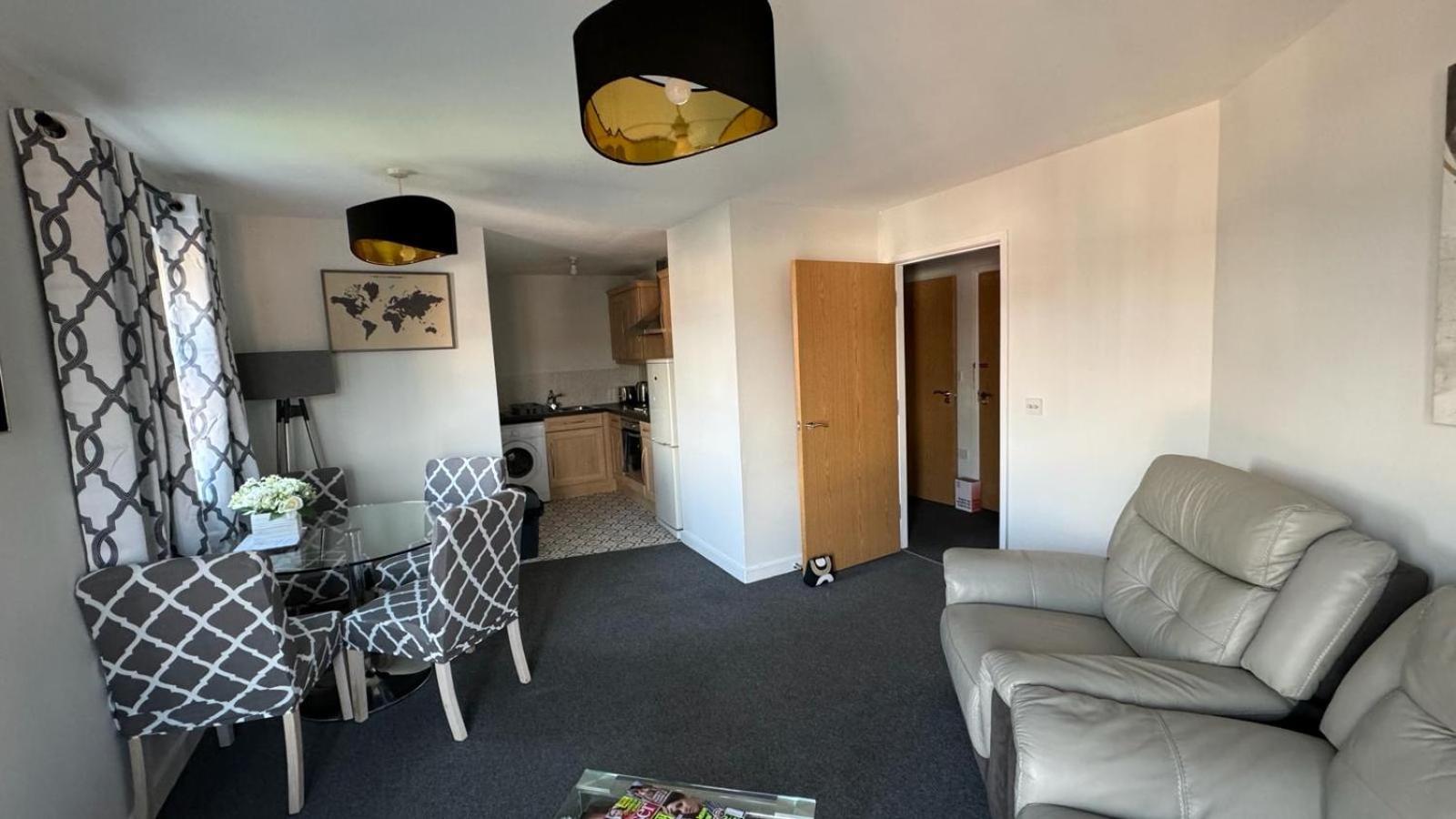 Spacious 1 Bedroom Apartment In Wigan Shevington 外观 照片