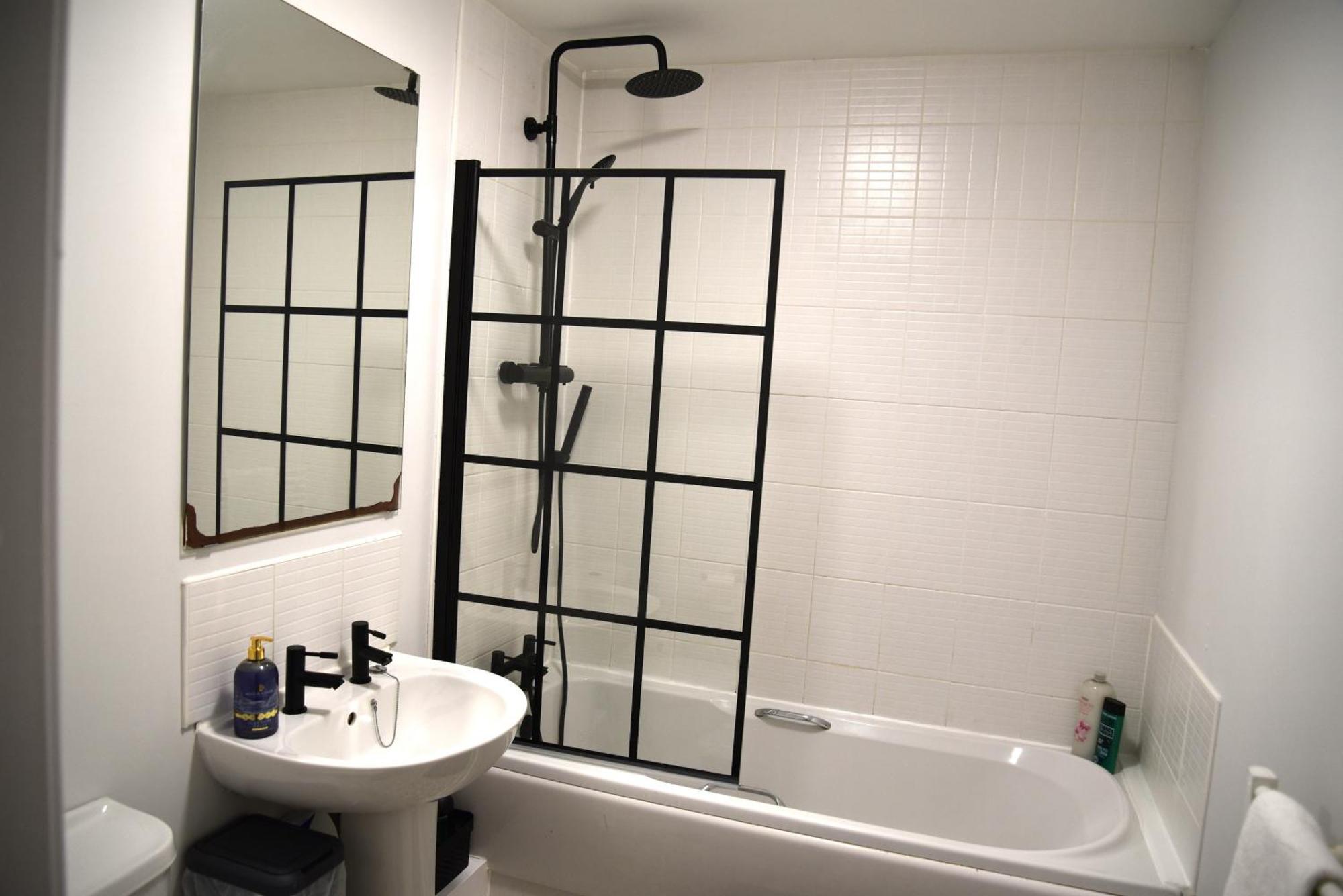 Spacious 1 Bedroom Apartment In Wigan Shevington 外观 照片